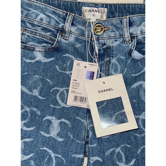 Chanel 23B Runway Light Blue Denim White CC Printed Logo Sequin Skinny Jeans 36 - Picture 8 of 16